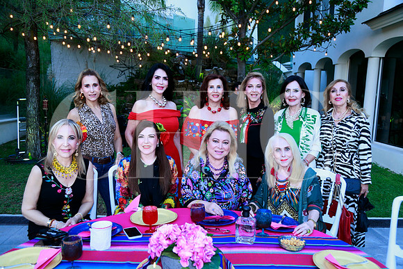 Graciela Tancredi, Martha de Ruíz, Martha Rangel, Mina Villarreal, Margarita González, Maria Esther Assad de Bichara, Lourdes González, Marlene Dávila, Marina Benavides y Tey González