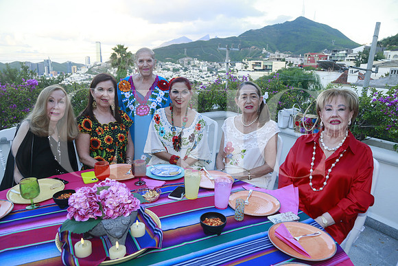 Yolanda De la Garza, Marisela Guzman, Rosy Cabrera, Patty García, Carmen Herrera y Graciela de Tancredi