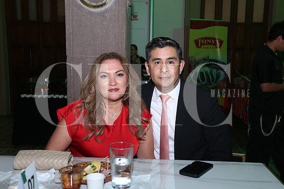 Cynthia Valdéz y Luis Daniel González 0