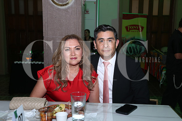 Cynthia Valdéz y Luis Daniel González 1