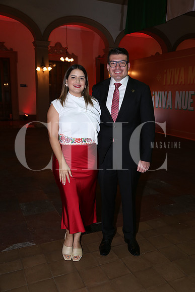 Alejandra Flores y Baltazar Martínez 0