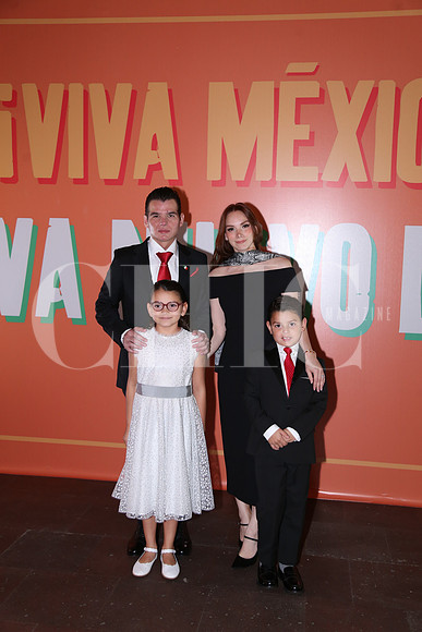Mike Flores, Yinel Fasci de Flores, María Flores y Miguel Angel Flores 0