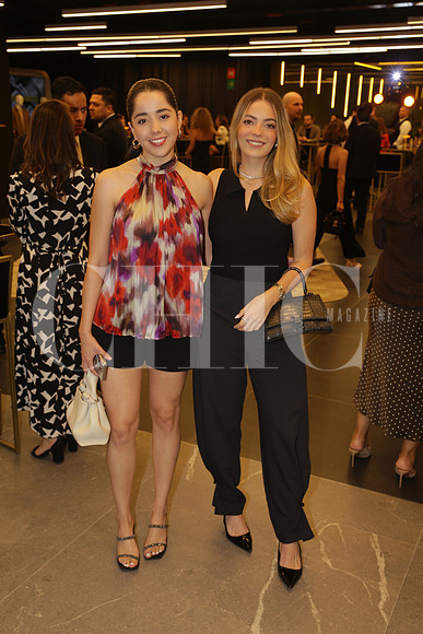 Laura de la Fuente y Valeria Godinez 1