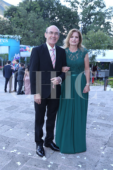 José Antonio Palacios y Claudia Hernández 0