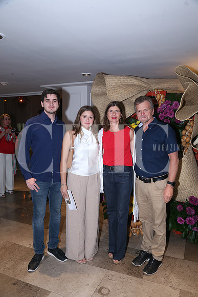Hernán Garza, Catalina Garza, Catalina Carrillo de Garza y Ricardo Garza 1