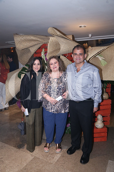 Claudia Nader de Peña, Rosa Elvira de Peña y Rafael Peña