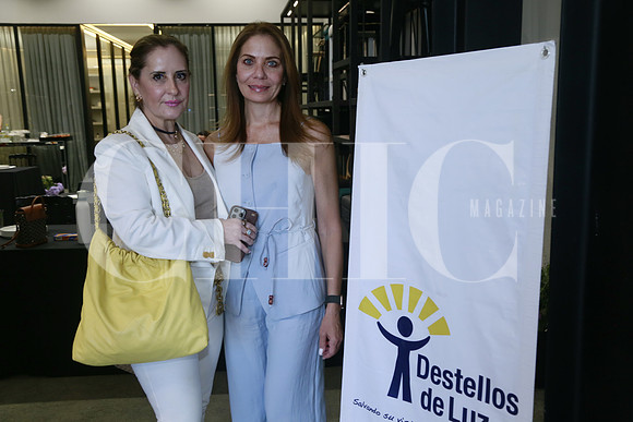 Viviana Zambrano y Emely Assad