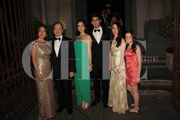 Norma de Garza, Antonio Garza, Mony Garza, Sergio Treviño, Raquel Garza y Regina Garza