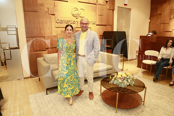Laura de Carranza y Rogelio Carranza