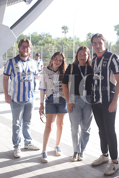 Jesús González, Regina Delgado, Alejandra González y David Delgado 1