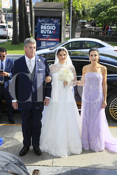 (papás de la novia) María Garza de León