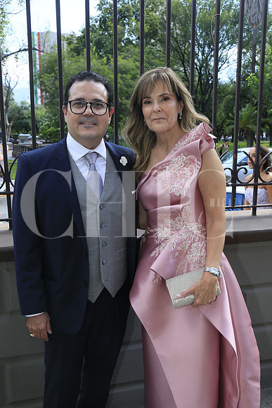 (papás del novio) Sergio Villarreal y María de Lourdes Martínez de Villarrreal (2)