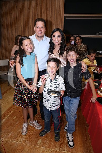 Humberto Sánchez, Gabriela Villegas, Miriam Sánchez, Adrián Sánchez y Diego Sánchez 0