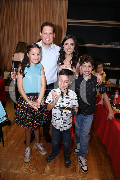 Humberto Sánchez, Gabriela Villegas, Miriam Sánchez, Adrián Sánchez y Diego Sánchez 2