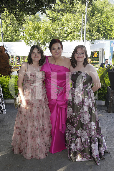 Alejandra Aseff, Camila Aseff y Balbina Aseff 2