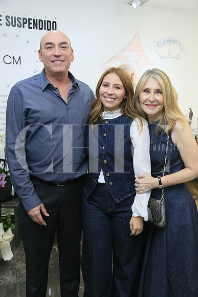 Alejandro Martínez, Camila Martínez y Sara Zambrano