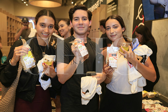 Emma Navarro, Juan Pablo Galvez y Daniela Galvez
