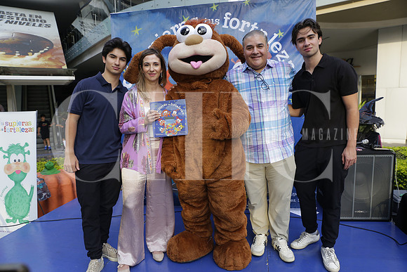 Gaston Martinez, Eugenia Cantú Muguerza, Roberto Martinez y Gabriel MArtinez 5