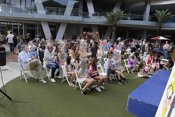 Presentación del libro si supieras tus fortalezas en Avanta Gardens 9