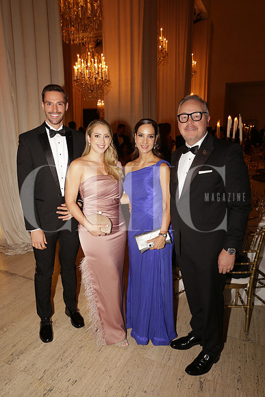 André Errans, Paulina Suarez, Laura Santos y Carlos Suarez 5