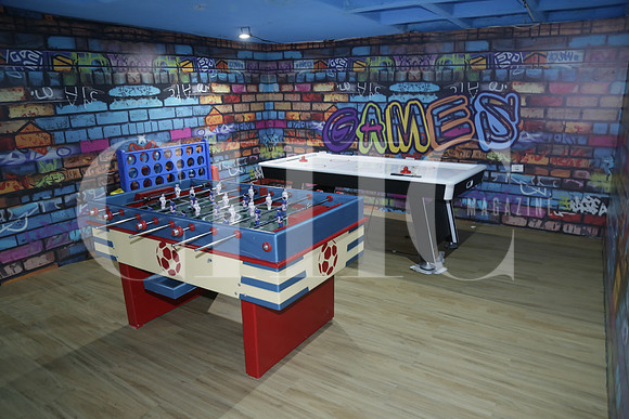 Aspectos de interiores y areas de Rock n Play (5)
