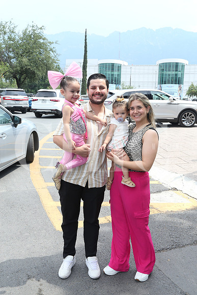 Mae Islas, Andrés Islas, Violeta Islas y Lucy Muñoz 0