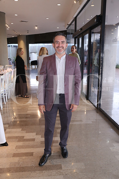 Luis Guajardo 0