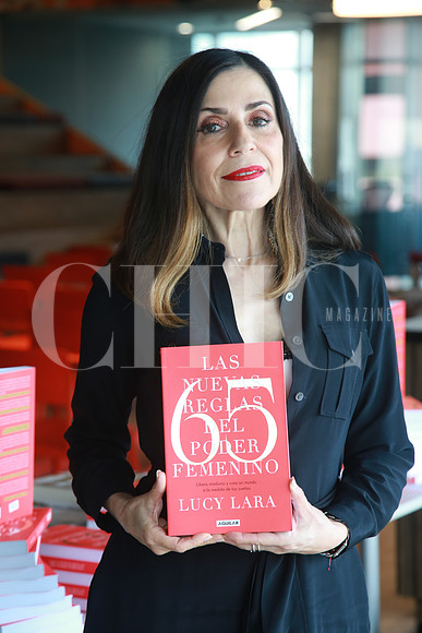 Lucy Lara (3)