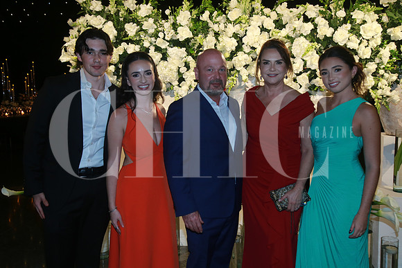 Arturo Nelson, Andrea Nelson, Arturo Nelson, Lilian Adame de Nelson y Víctoria Nelson