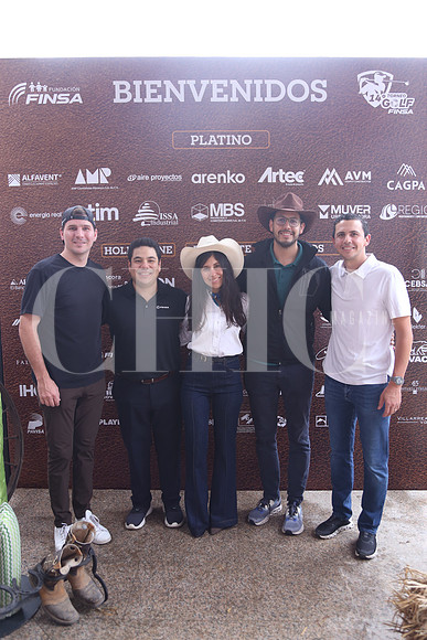 Brayan Mcdermott, Héctor Nakashima, Liliana Meza, Victor Mejia y Santiago Villagómez1