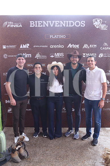 Brayan Mcdermott, Héctor Nakashima, Liliana Meza, Victor Mejia y Santiago Villagómez0