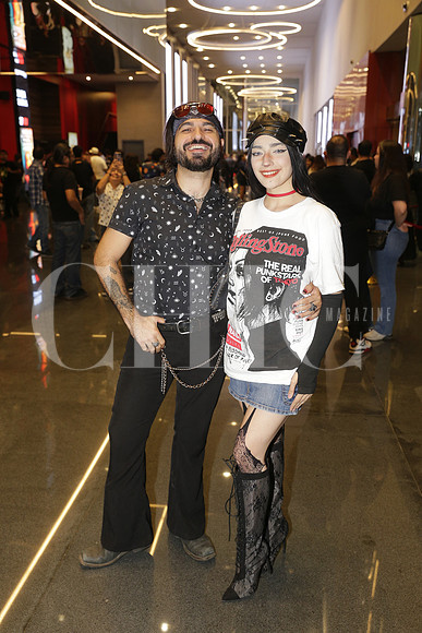 Crow Valdes y Regina Cruz Caro 3