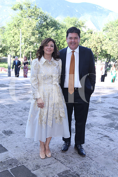 Martha de González y Salvador González