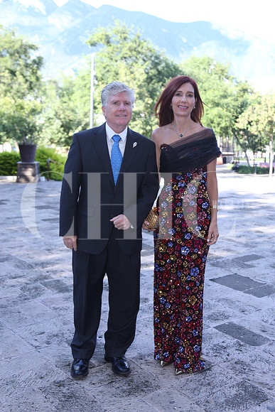 Gabriel Chapa y Paulina Farias de Chapa