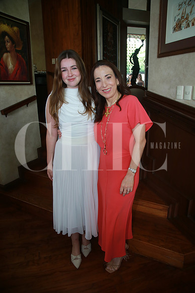 Crista Fernández y (mamá del novio) Verónica Lozano de Elizondo (3)
