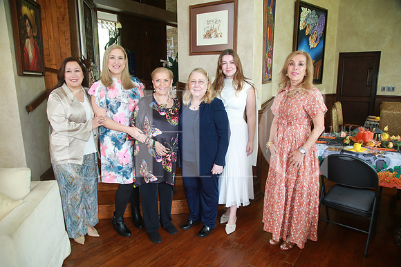 Lucy Taha de Fernández, Diana Taha, Rosy Cabrera, María de la Luz González de Taha, Crista Fernández y María Esther Assad de Bichara (2)