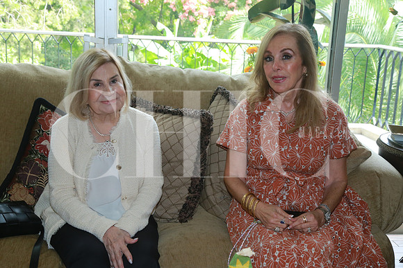 Lulú González y María Esther Assas de Bichara