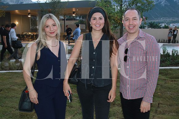 Carla Villarreal, Fernanda Llorente y Fernando Martínez (2)