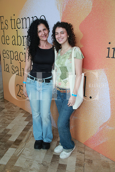 Leticia Morale sy Daniela Figueroa (2)