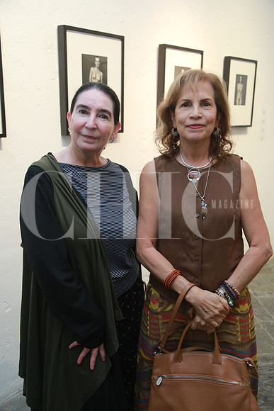 Mónica Flores de Roríguez y Carmen Roel de Ortiz