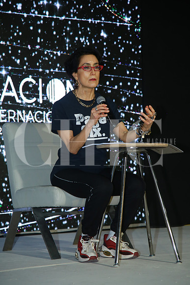 Avelina Lesper (7)