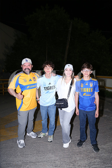 Alberto Macias, Ricardo Macias, Karina Cardozo y Juan Angel Macias 1