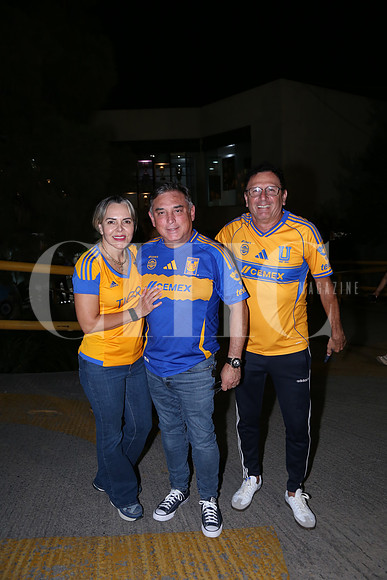 Blanca de León, Victor Serna y Aurelio de León