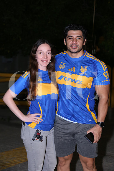 Karla González y Angel Dávila 1