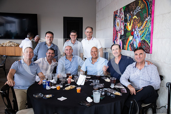 David González, Adrián Sosa, Bernando Lozano, Ricardo González, Fernando González, Alejandro Martínez, Ernesto González, Raúl Cadena y Arnulfo G. Flores