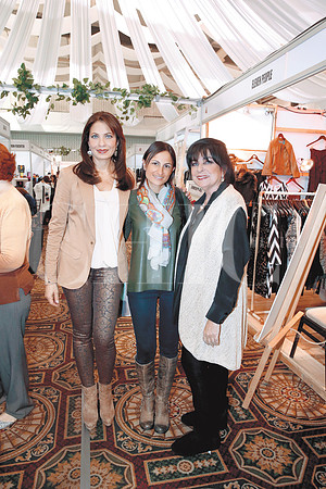 Emely Assad de Calfia, Regina Assad y Emely Canavati de Assad