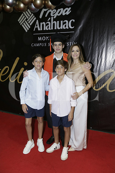 Alberto Lozano, Eugenio Lozano, Mauricio Lozano y Ana Cecilia Rodríguez (2)