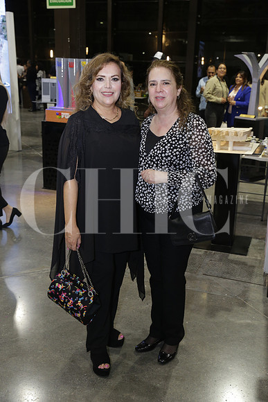 Mirthala Hauger y Maricela Gonzalez 4