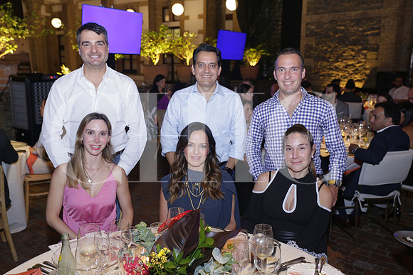 Karla Flores Tancredi, Miguel Cagnasso, Cesar Treviño, Itziar Arce, Olivia García y Alfonso Garcia3