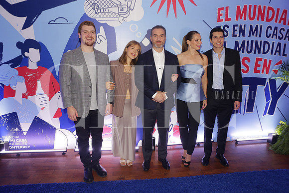 Emilio de la Garza, Alexandra de la Garza, Adrián de la Garza, Gaby Oyervides,21